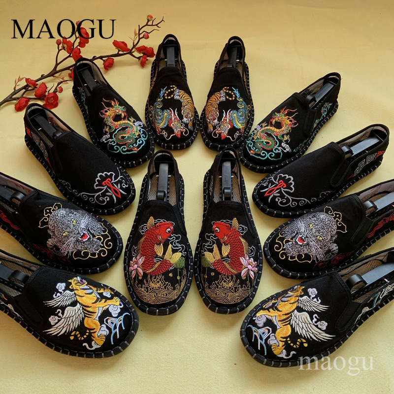 Embroidery Pattern - أحذية سهلة الارتداء بتطريز على الطراز